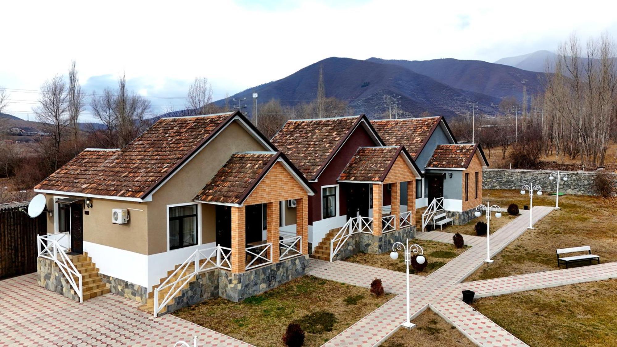 Tulpan Hotel Şǝki Exterior foto