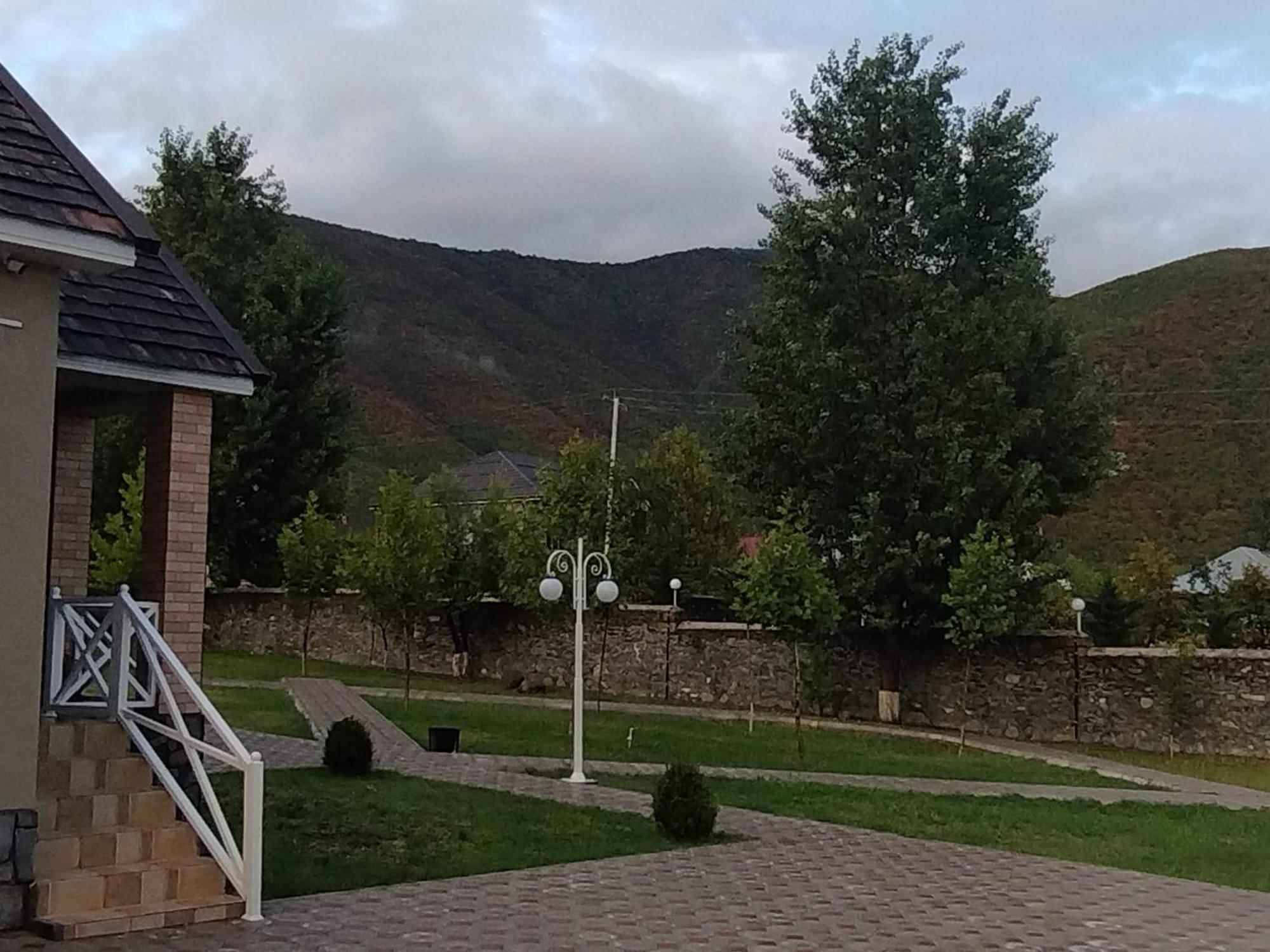 Tulpan Hotel Şǝki Exterior foto